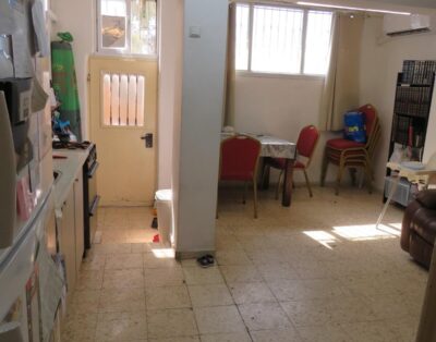 1 bedroom with sukka