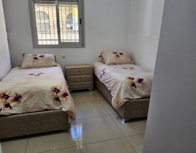 Ground level, very fresh apartment near Kikar HaShabbos.